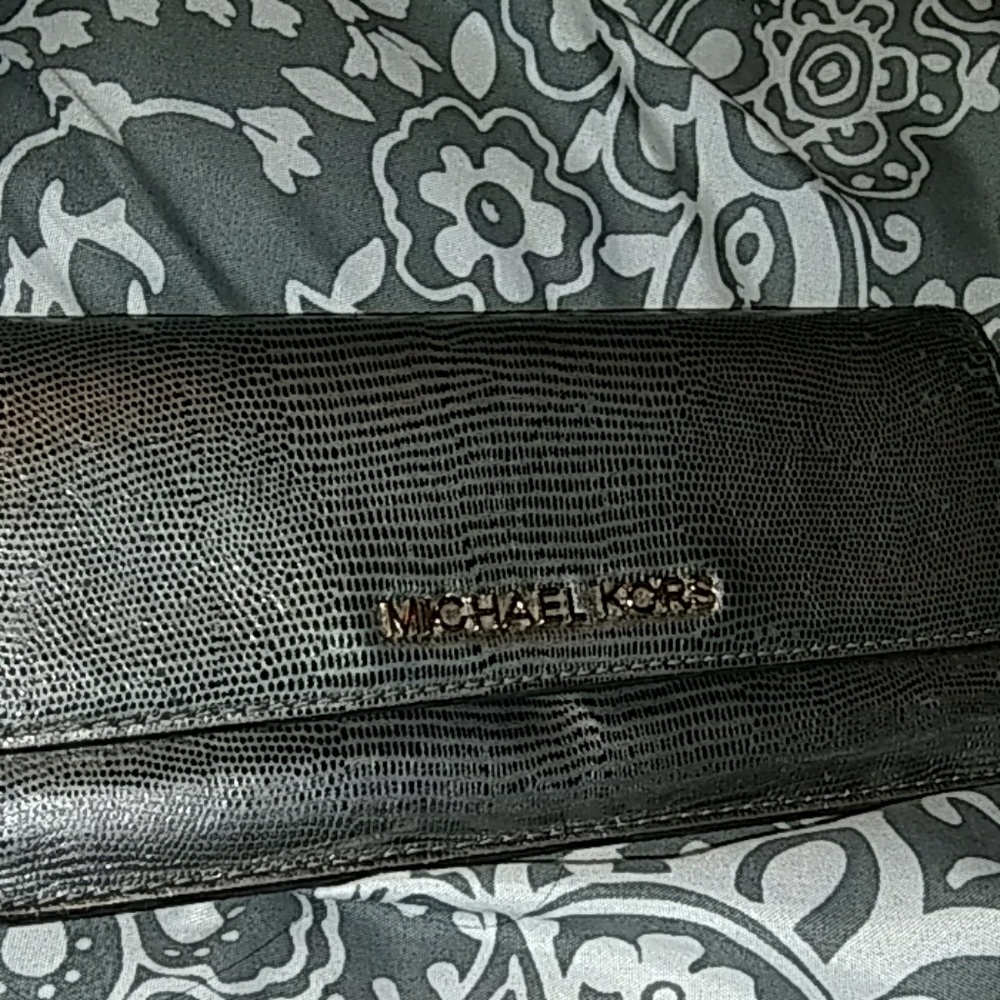 Michael kors wallet